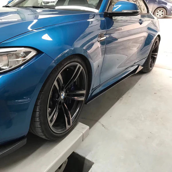MTC styl Side Skirts ze suchého karbonu pro BMW F87 (M2 / M2 Competition)