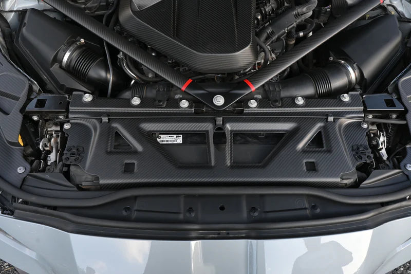 Kryt chladiče ze suchého karbonu pro motor S58 (generaci G)