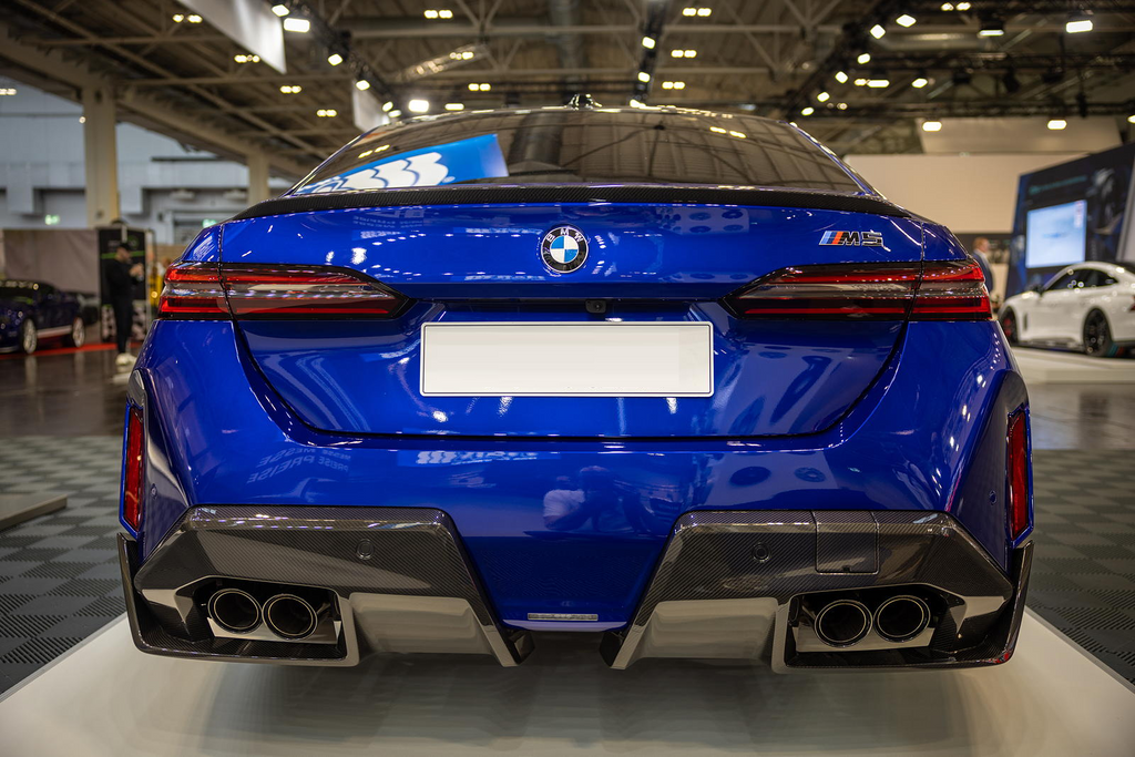 Difuzory ze suchého karbonu pro BMW G90