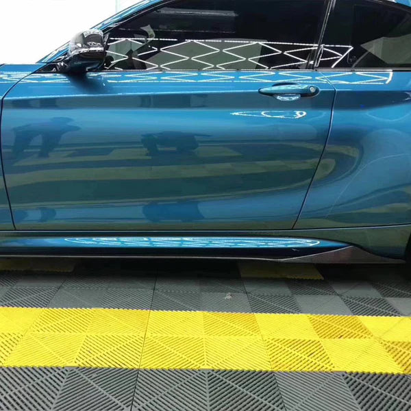 MTC styl Side Skirts ze suchého karbonu pro BMW F87 (M2 / M2 Competition)