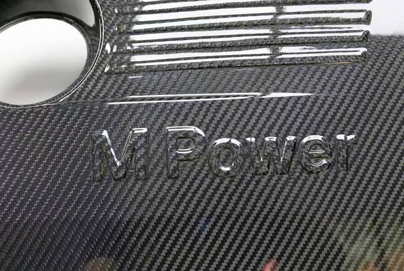Kryt motoru ze suchého karbonu pro motor S55 (generaci F)