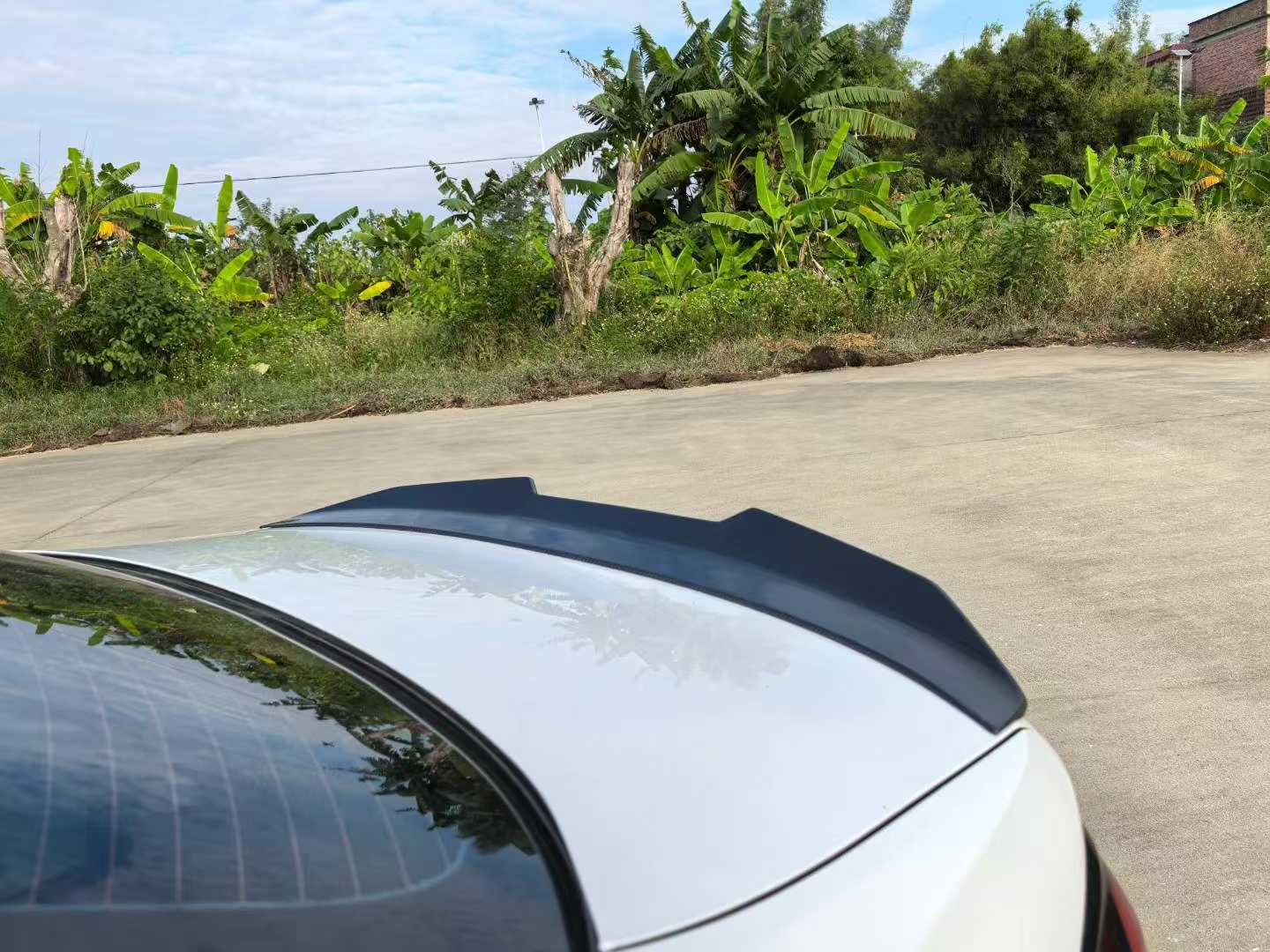 Spoiler ze suchého karbonu pro BMW F90 M5