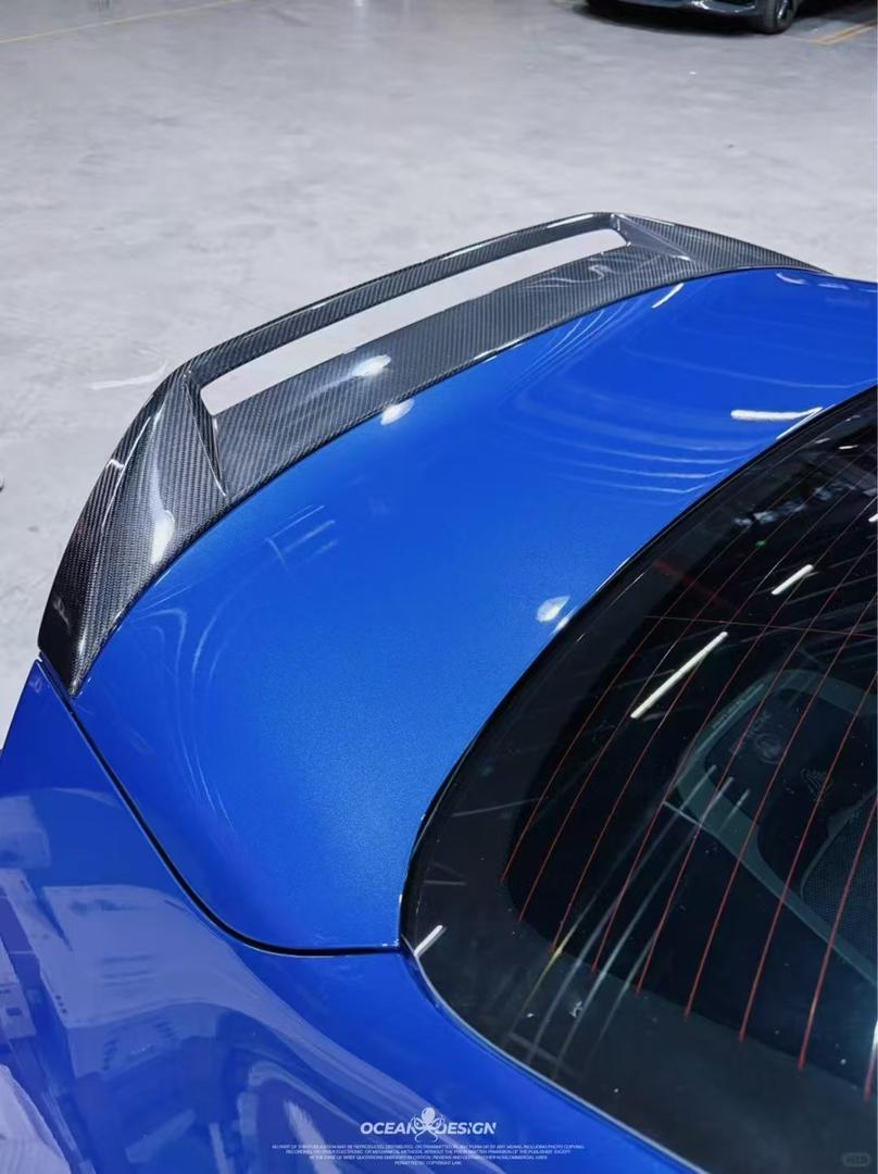 AD styl spoiler ze suchého karbonu pro BMW G87 M2