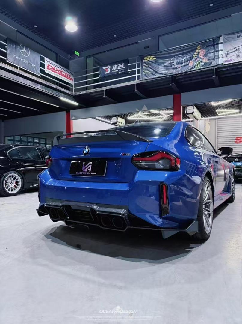 AD styl spoiler ze suchého karbonu pro BMW G87 M2