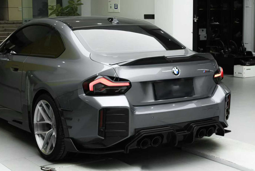 Spoiler ze suchého karbonu pro BMW G87 M2 (SKLADEM)
