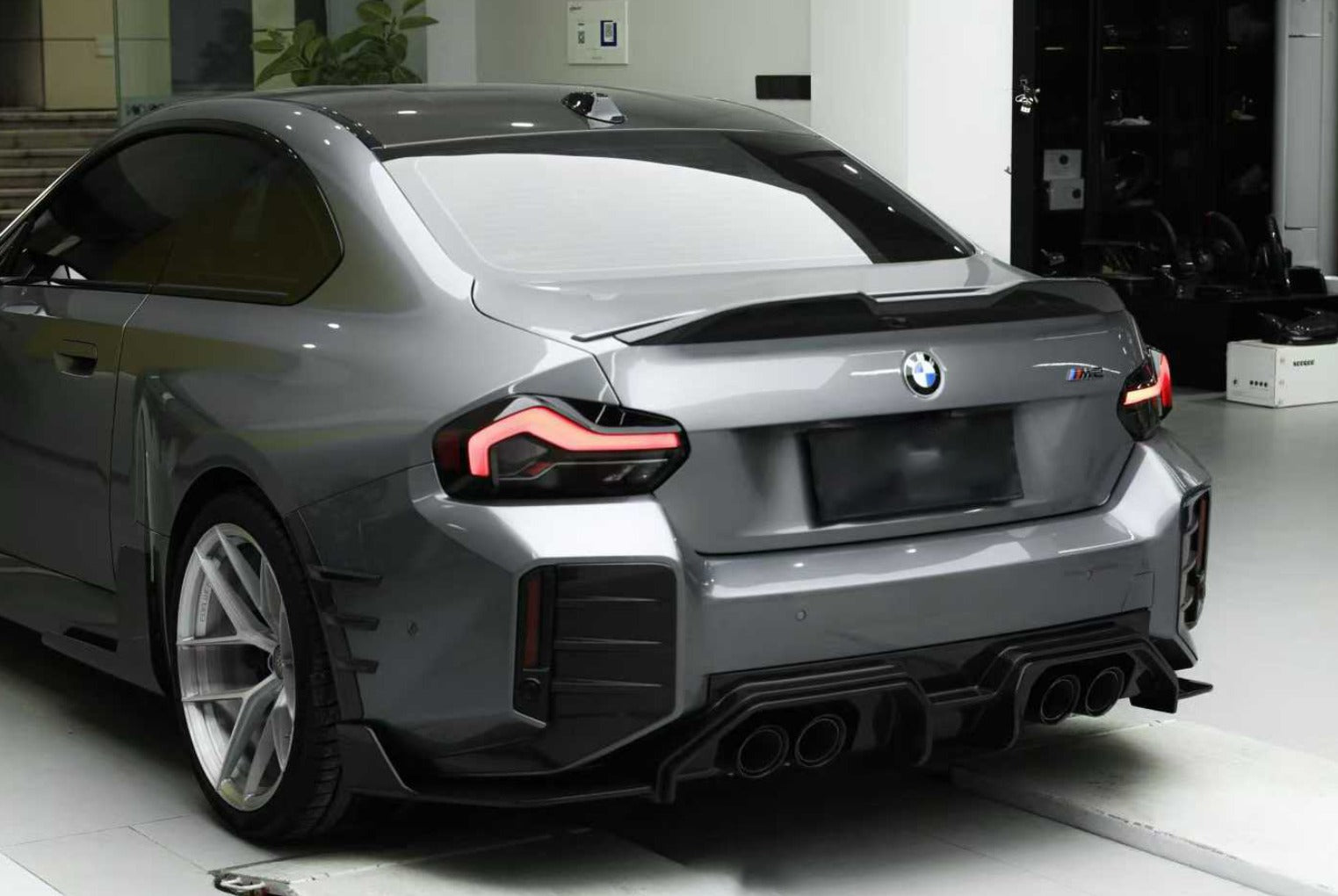 Spoiler ze suchého karbonu pro BMW G87 M2 (SKLADEM)