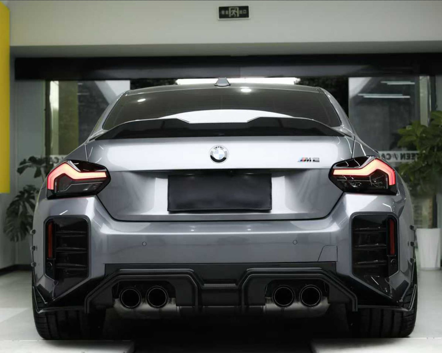 Spoiler ze suchého karbonu pro BMW G87 M2 (SKLADEM)
