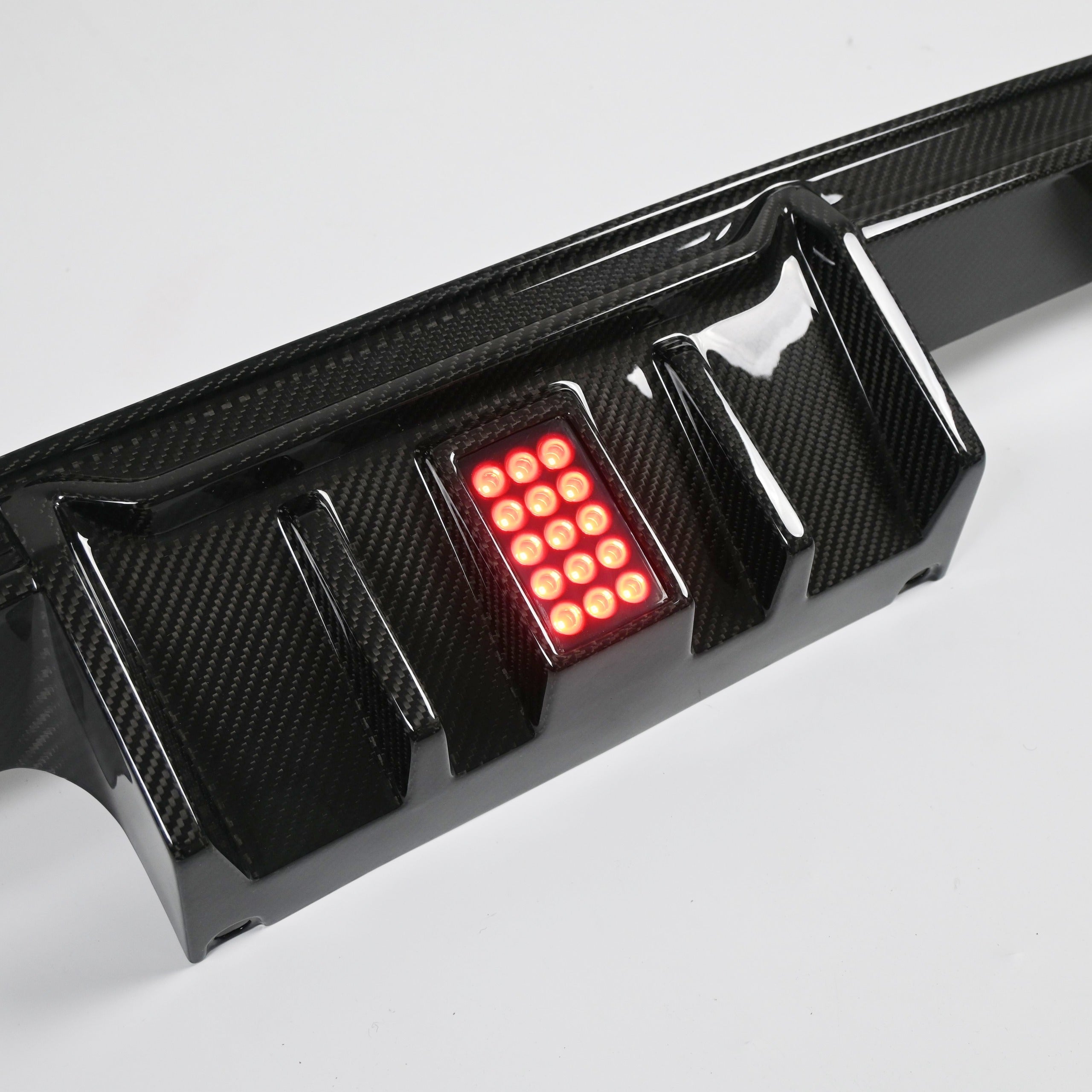F1 Difuzor ze suchého karbonu pro BMW G8x M3 a M4