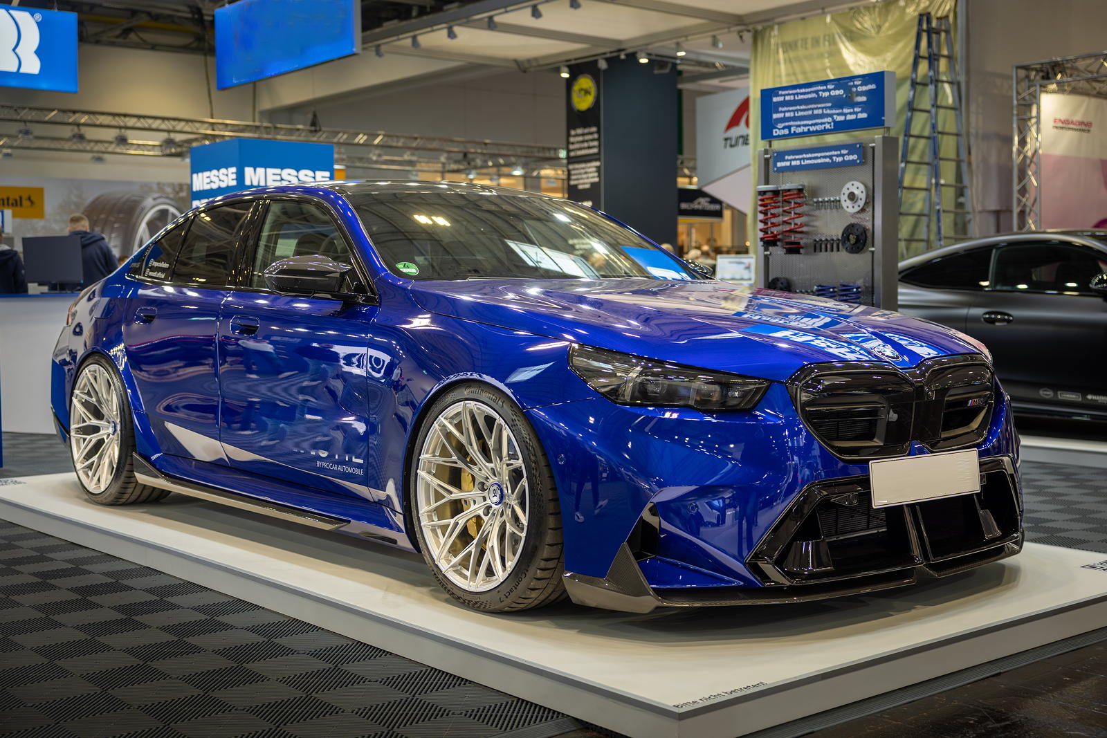 Lip ze suchého karbonu pro BMW G90